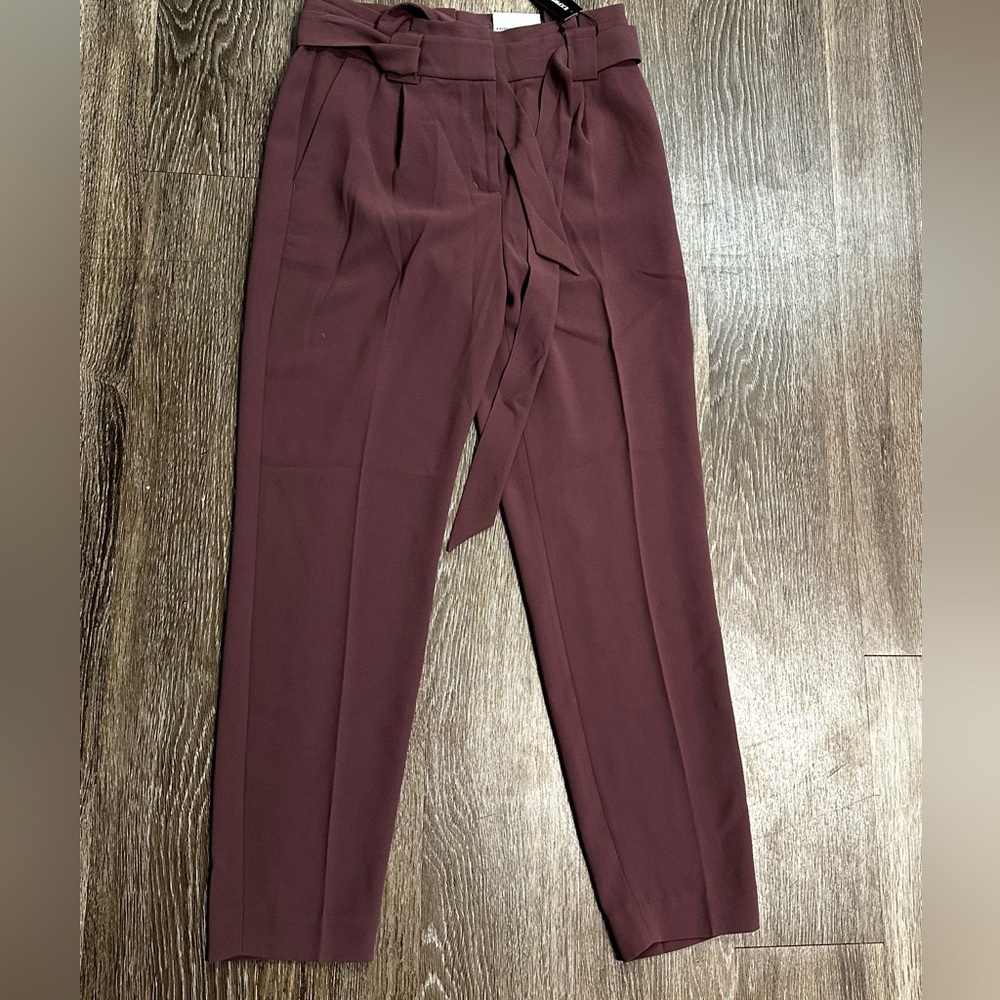 *Brand New with Tags* Express ankle high rise trouser, mauve color